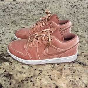 Nike Women’s Air Jordan 1 Low SE Pink Velvet